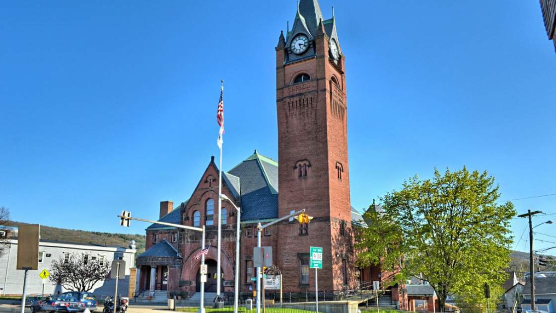 Photo of the Ware Town Hall.